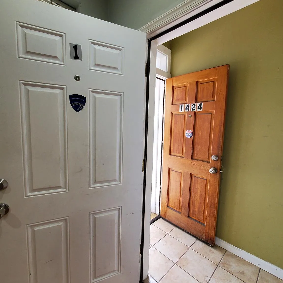 2 bed, 1.0 bath, 2380 sqft, $1,200 — Photo 4