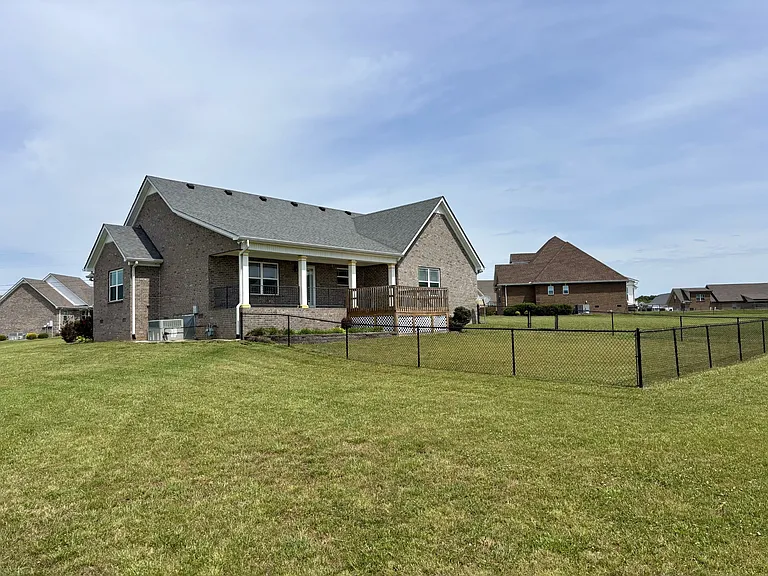 51 Regency Pl — Photo 24