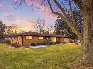 4975 Henry Dr, Saginaw, MI 48638