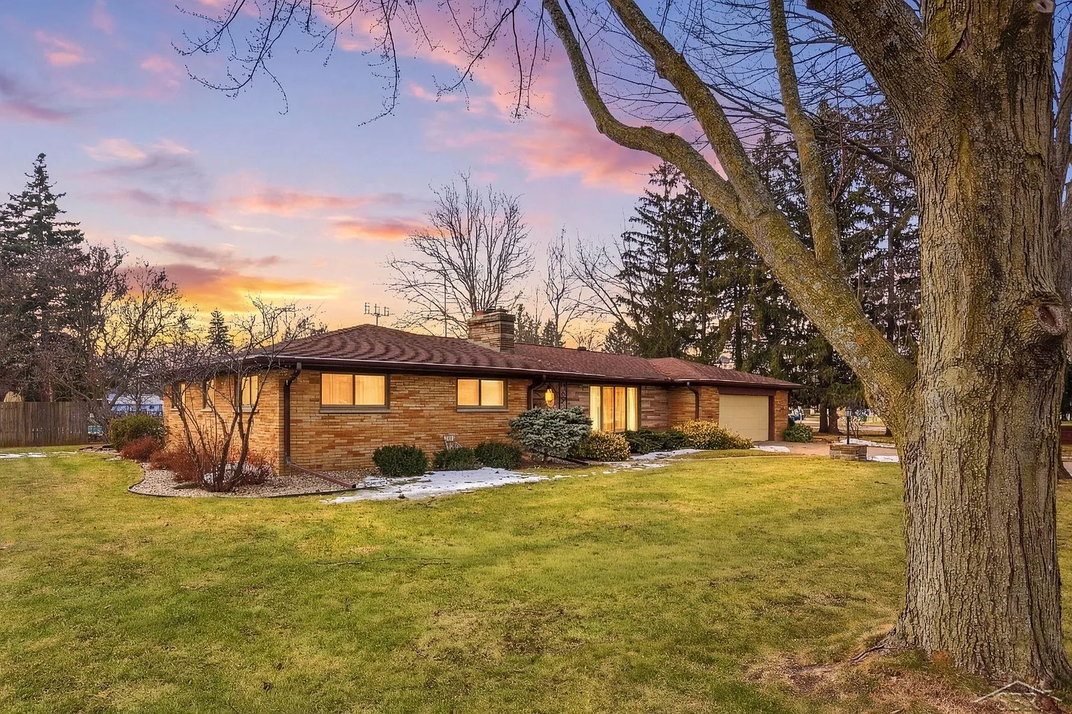 4975 Henry Dr photo 1