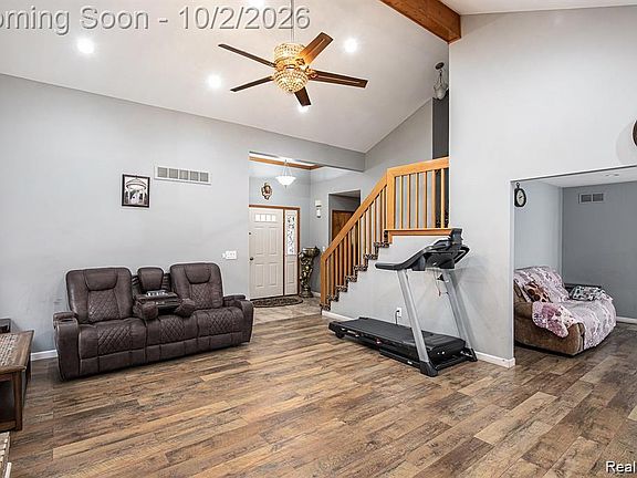 4th image of 53345 Abraham Dr