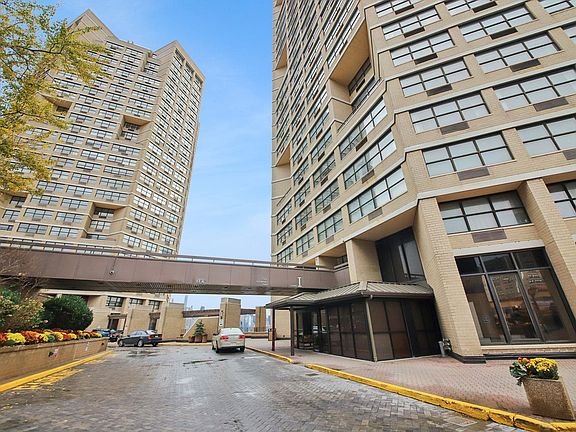 3rd image of 7000 Boulevard East APT 17C