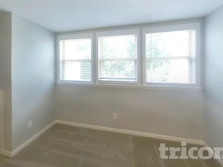 7457 Mistydawn Dr — Photo 17