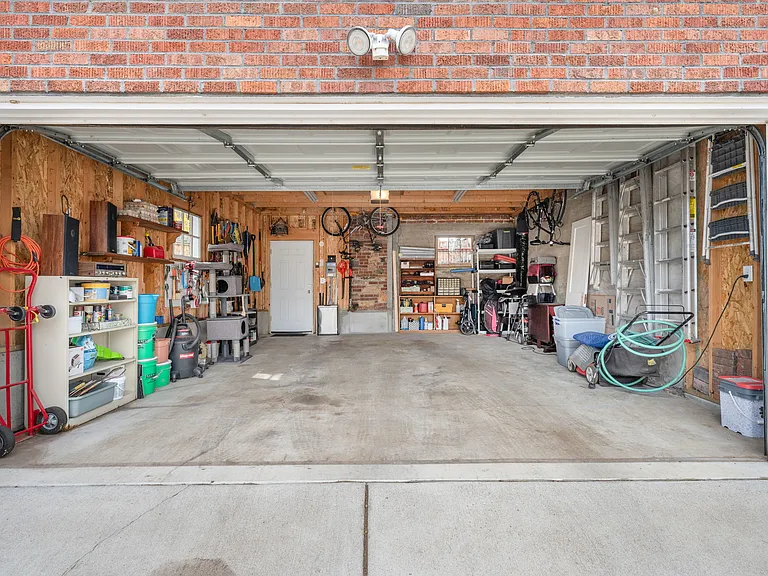 1136 Cook St — Photo 33