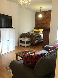 Rented by R New York