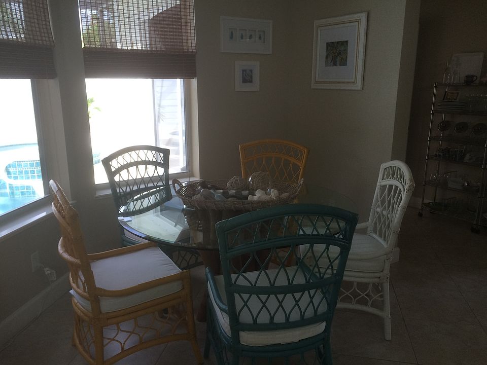 1st image of 475 NE Canoe Park Cir