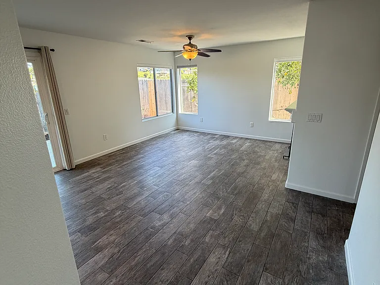 601 Hillhaven Dr — Photo 5