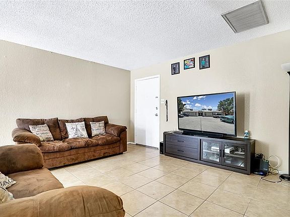 4th image of 1216 Vista De Oro Dr #A-d