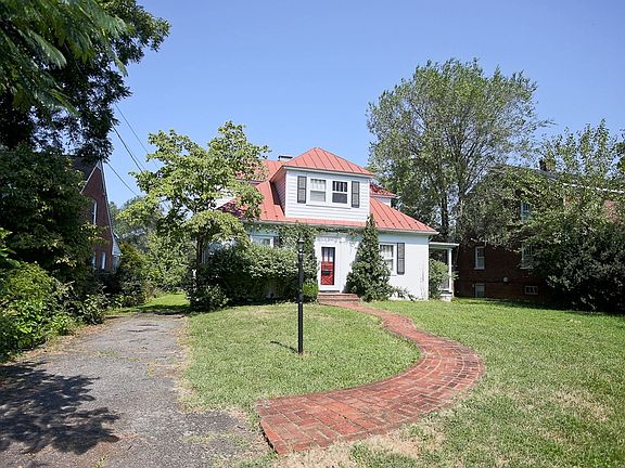 2nd image of 1017 Locust Ave