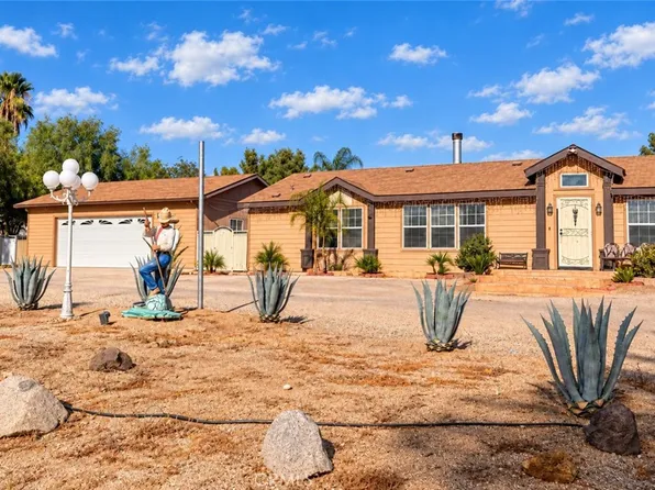 25340 Charina Ln, Homeland, CA 92548