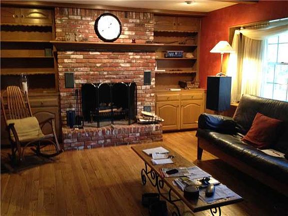 3rd image of 2909 N Moulton Dr