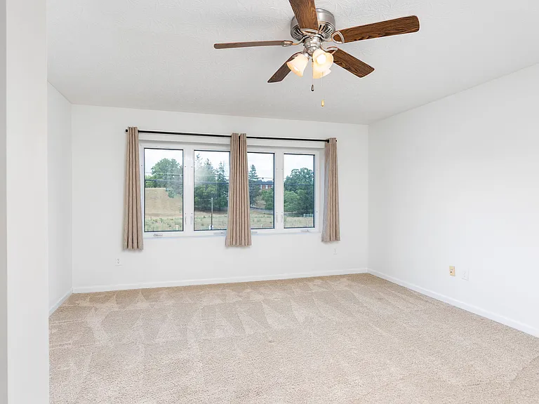 4-102 Rose Garden Ln — Photo 18