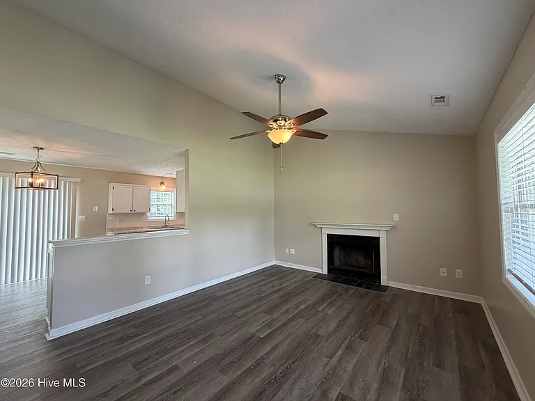 208 Parnell Rd — Photo 2
