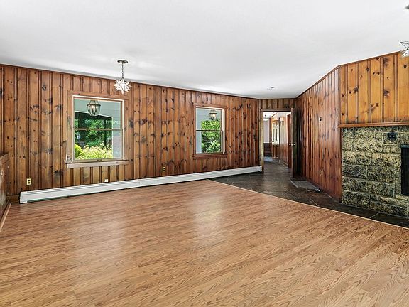 4th image of 690 Croton Heights Road