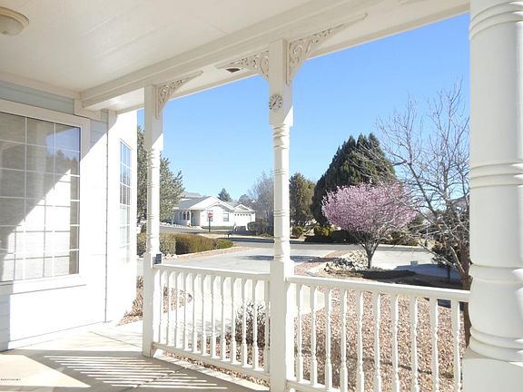 4th image of 1828 Bond Cir