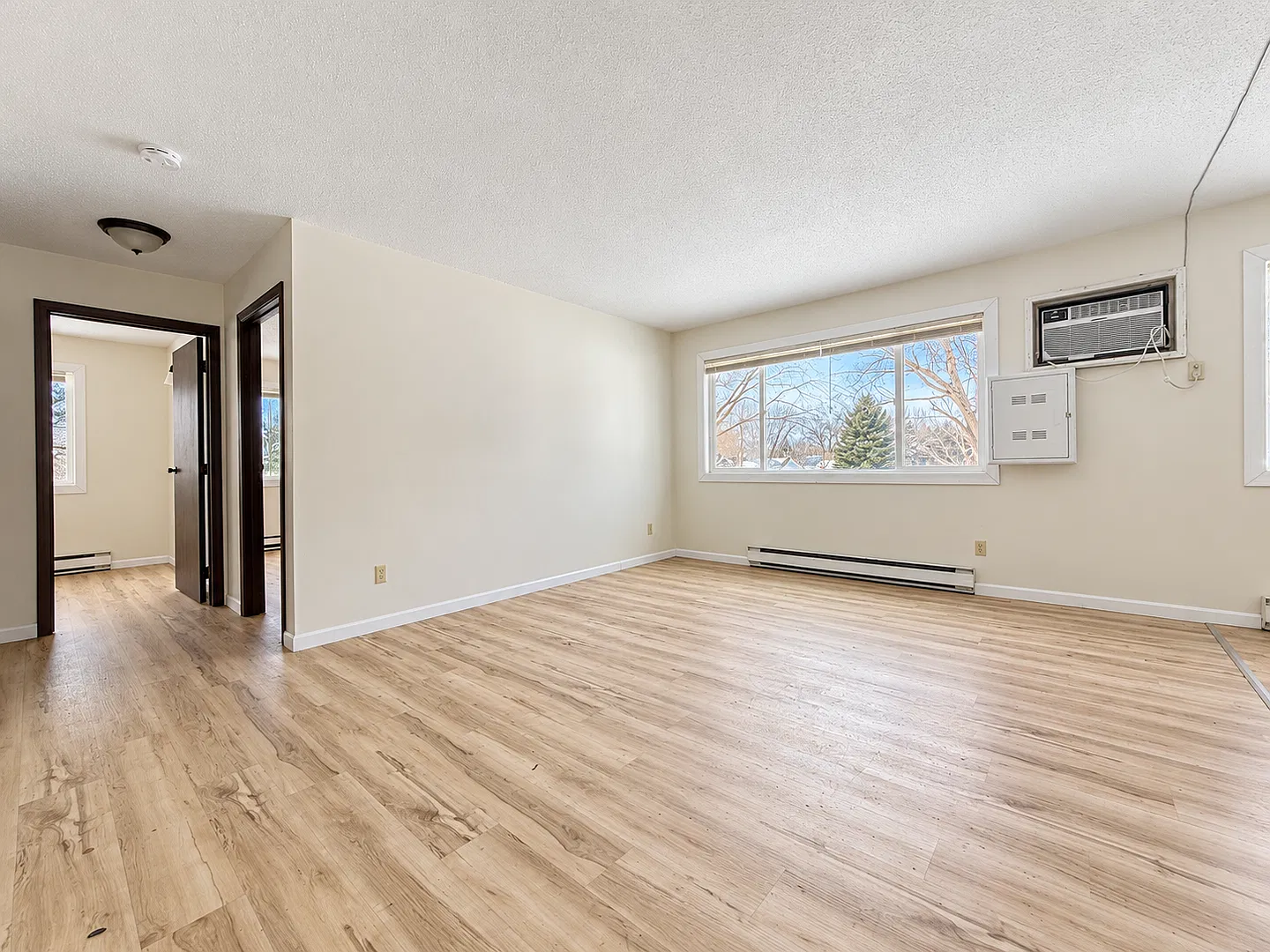 Eastown - 365-395 2nd Ave NE — Photo 2