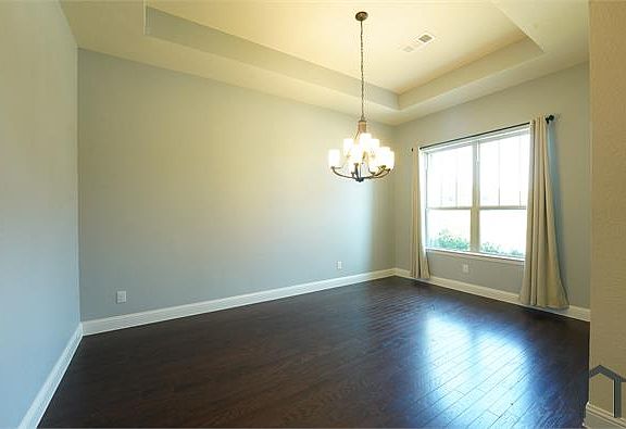 3rd image of 1005 Benbrook Trl