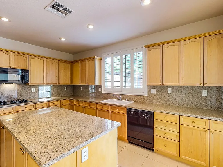9412 Forest Edge Ave — Photo 9