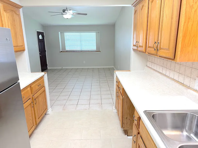 534 Glenvale Dr — Photo 9