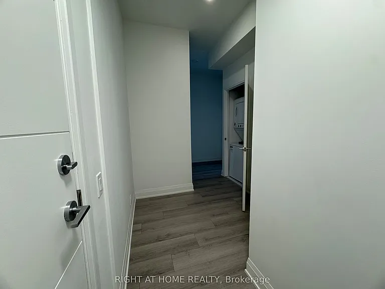 743 Warden Ave #218 — Photo 9