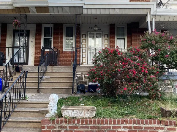 4017 Gilham St, Philadelphia, PA 19135