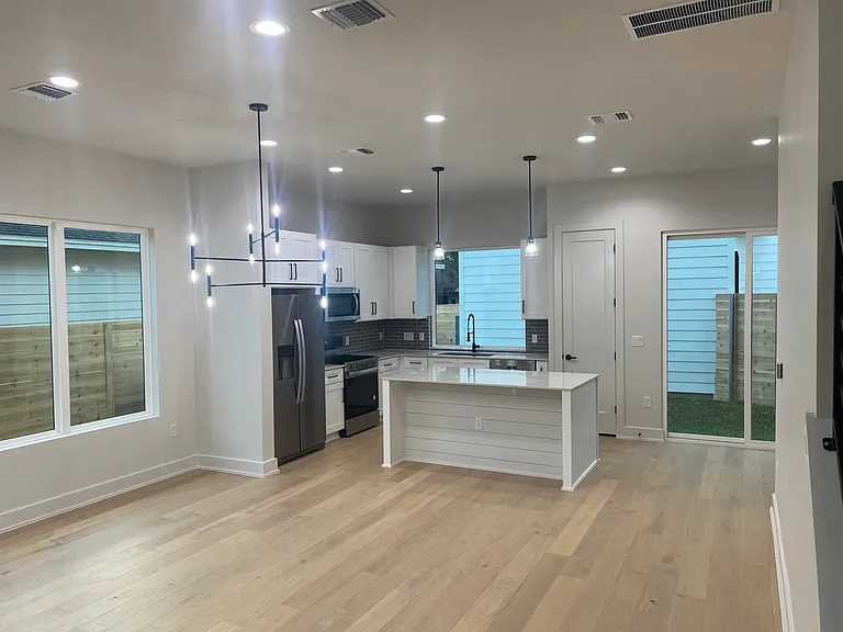 4424 Hank Ave #2 — Photo 9