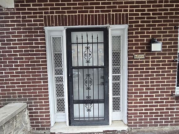 4th image of 2430 Reisterstown Rd
