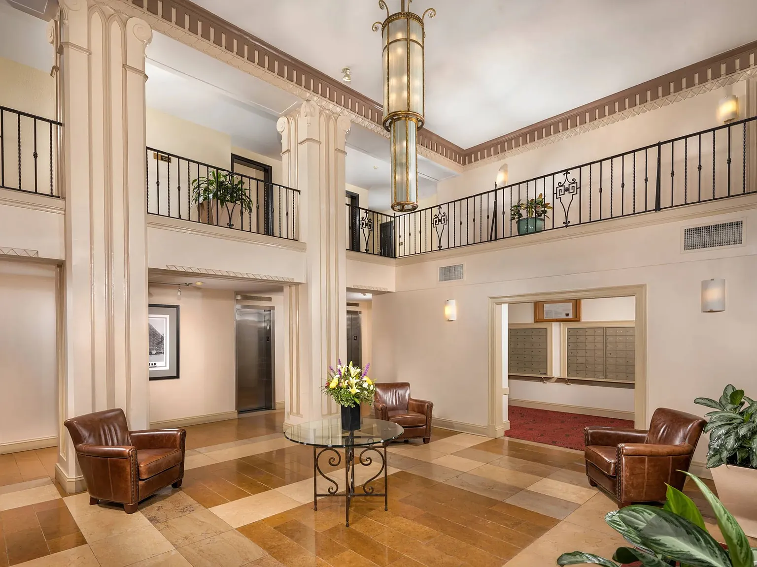 Miramar Apartments — Photo 4