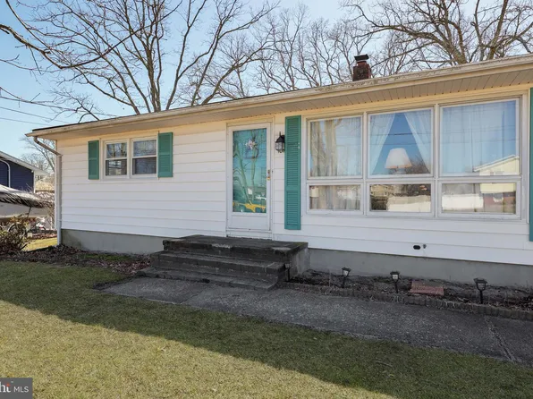 1011 Dove St, Toms River, NJ 08753