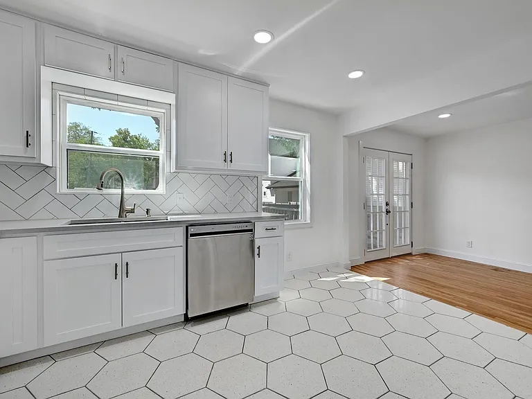 203 Nelray Blvd — Photo 12