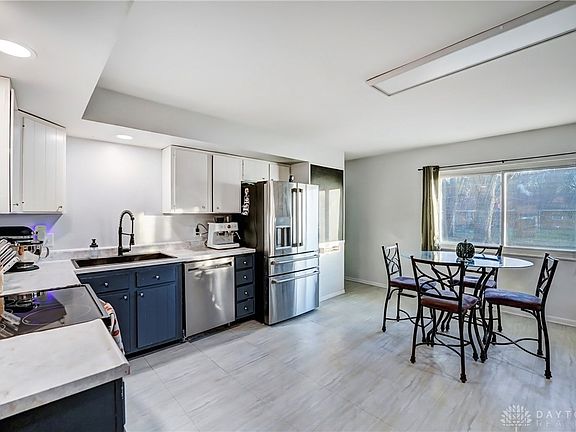 4th image of 125 Rogers Dr
