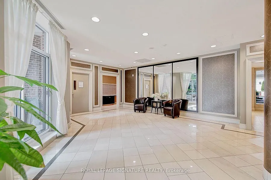 25 Earlington (The Essence Kingsway Condos) — Photo 3