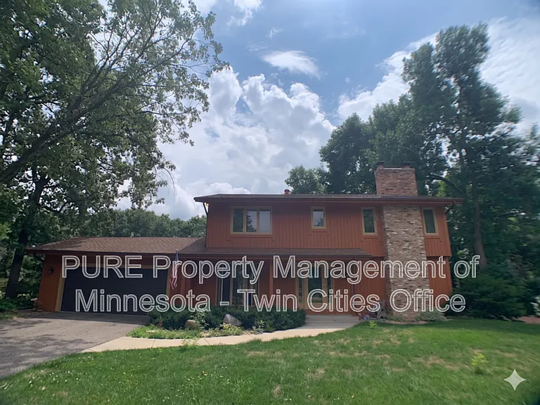 7420 Hyde Park Cir — Photo 1