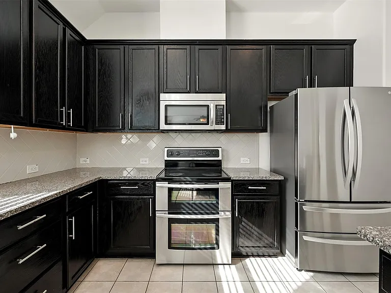 9219 Gilbert Hollow Dr — Photo 16