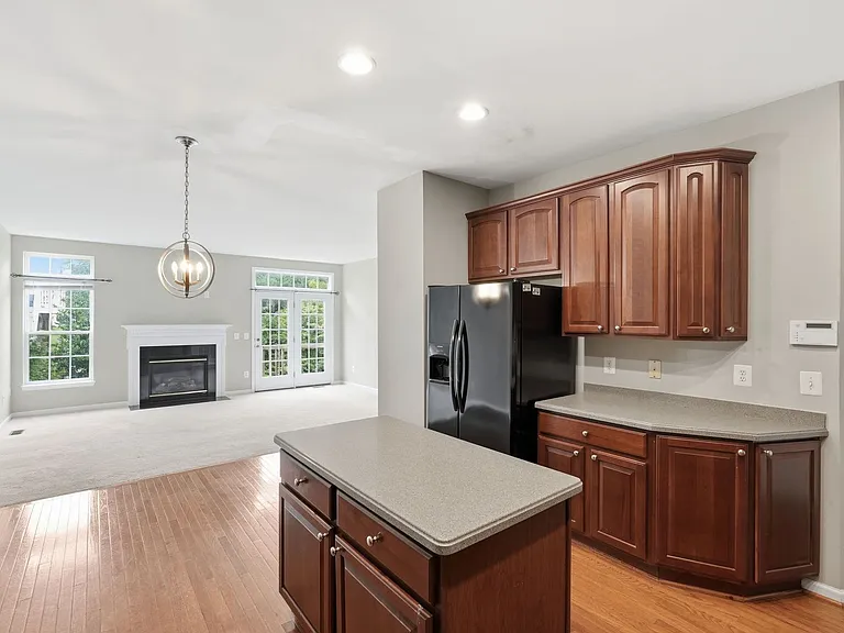 6008 Preswell Ct — Photo 9