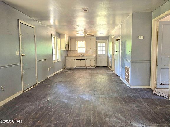 5th image of 1093 Newton Rd