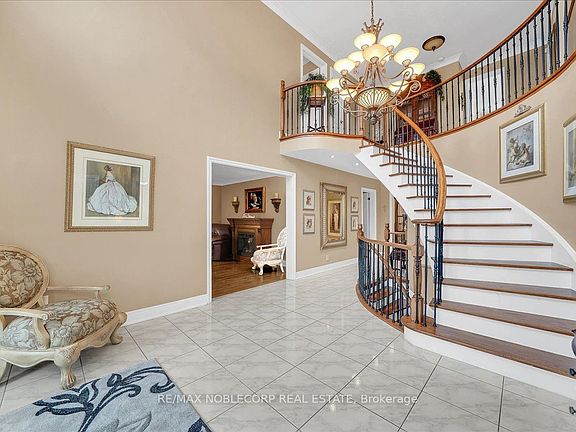 3rd image of 109 Wigwoss Dr