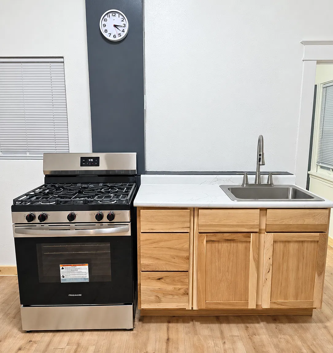 Studio, $795 — Photo 2