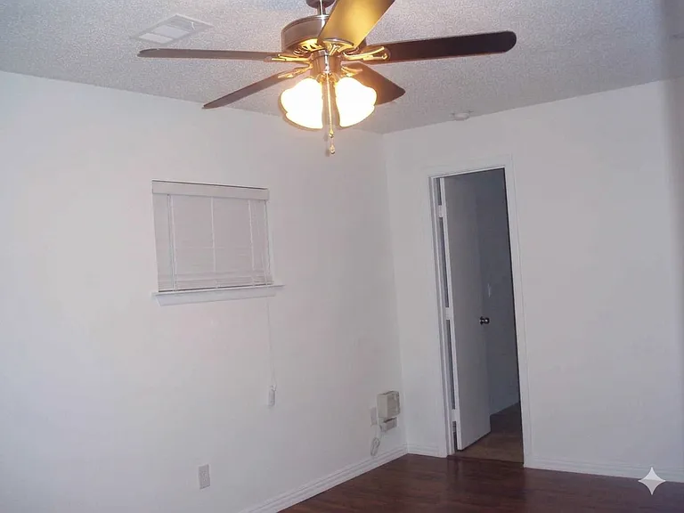 4017 Yellowstone St — Photo 10