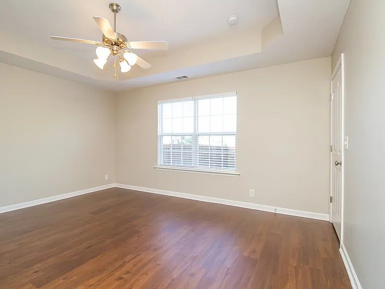 913 Harvest Grove Dr — Photo 9