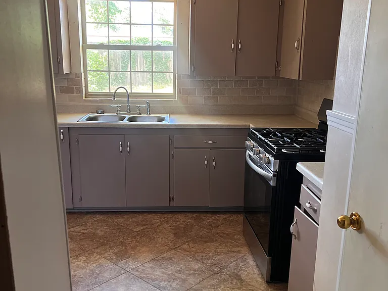 603 Lynoak St — Photo 8
