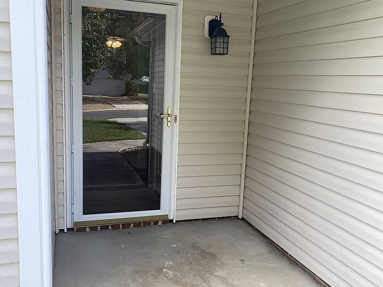 4924 Aldersbrook Dr — Photo 2