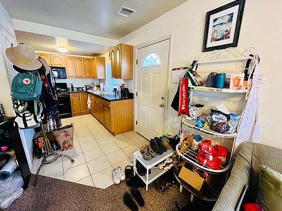 4th image of 6 Spencer Ln