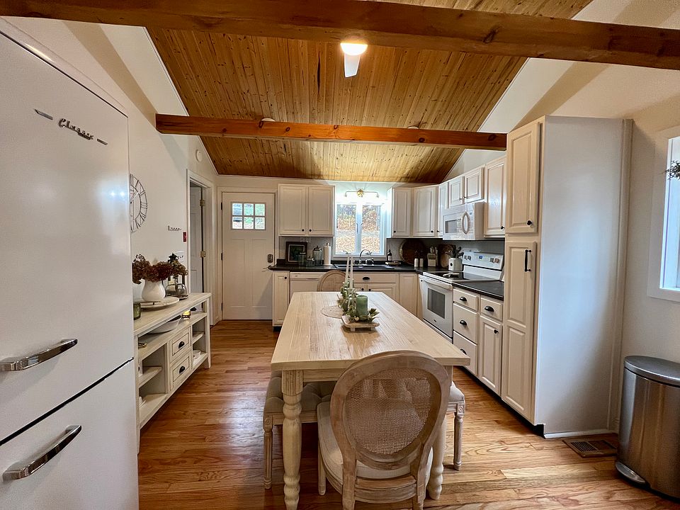 1st image of 31 Knollwood Rd