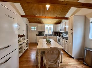 31 Knollwood Rd, Brimfield, MA 01010