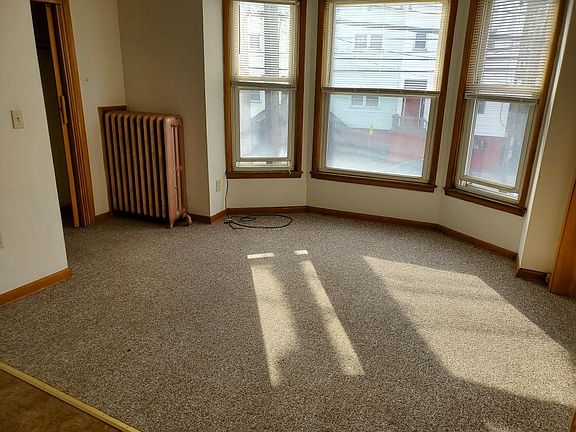 4th image of 65 Watervliet Ave APT 2B