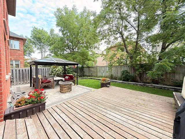 37 Royal Gala Cres #MAIN FLOOR — Photo 4