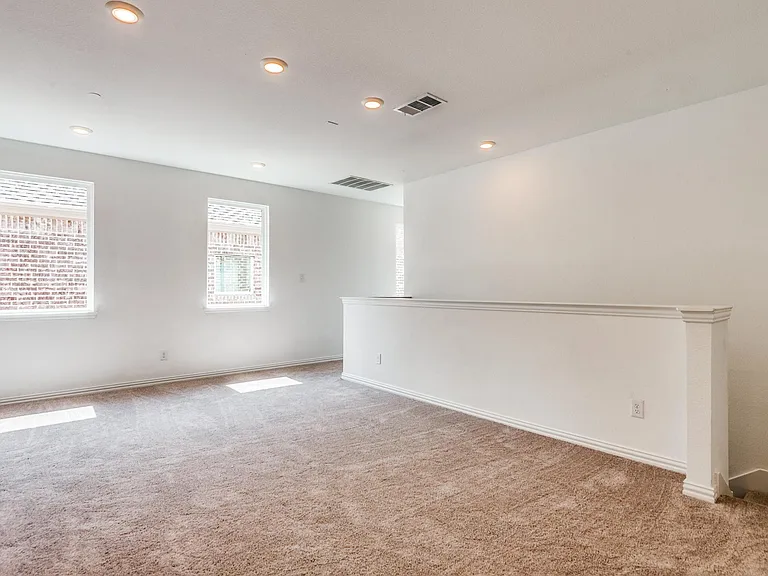 6205 Queens Path — Photo 21