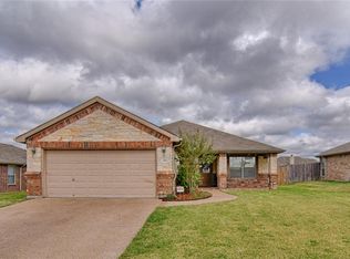 1301 Delaware Dr, Midlothian, TX 76065