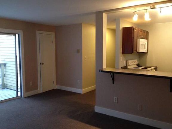 5th image of 6 Lincoln Ave #2